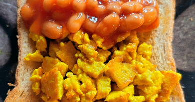 Tofukokkeli leivällä